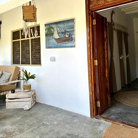 Mlango Paje House II Bed & Breakfast Bagian luar foto