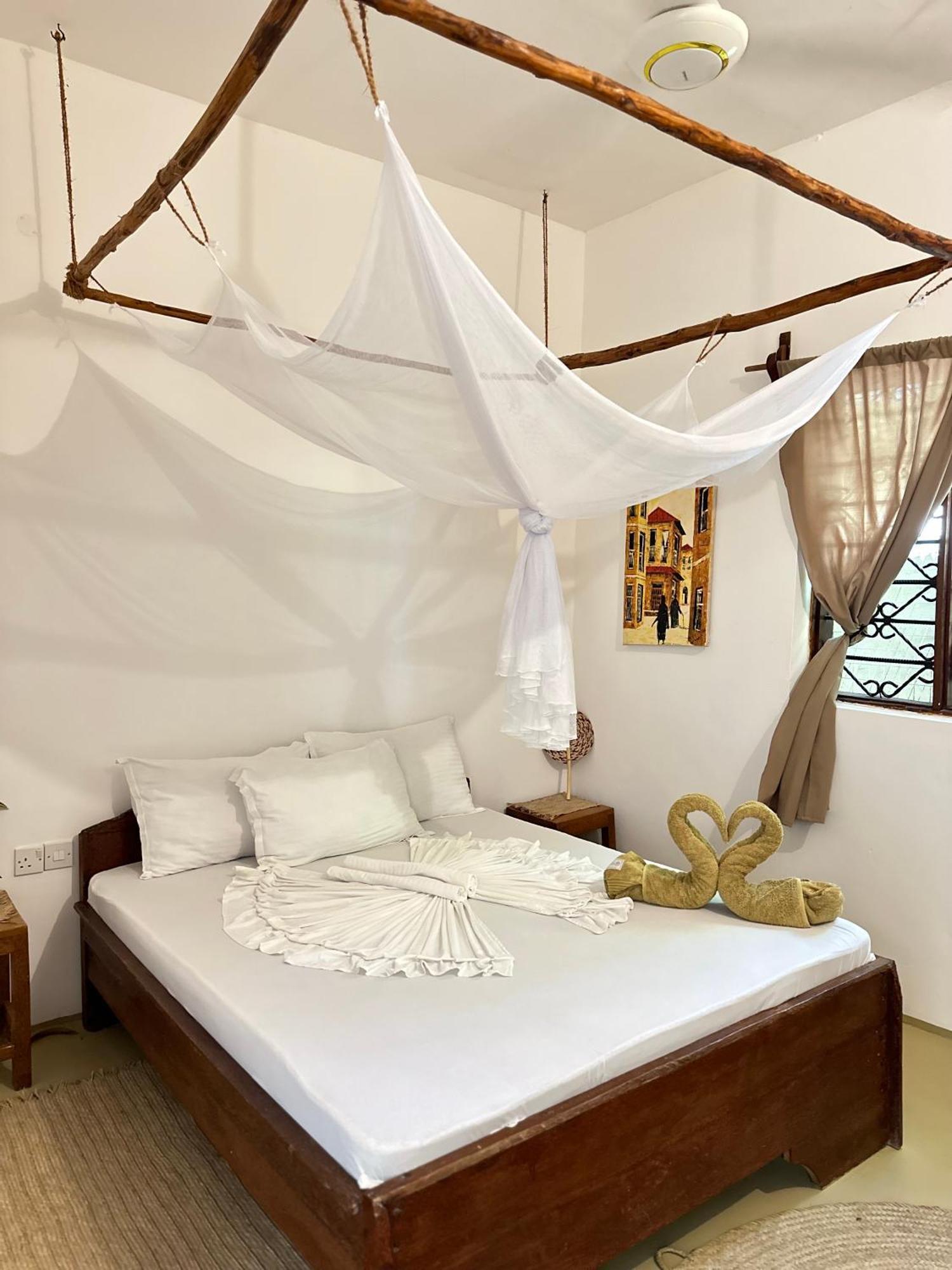 Mlango Paje House II Bed & Breakfast Bagian luar foto
