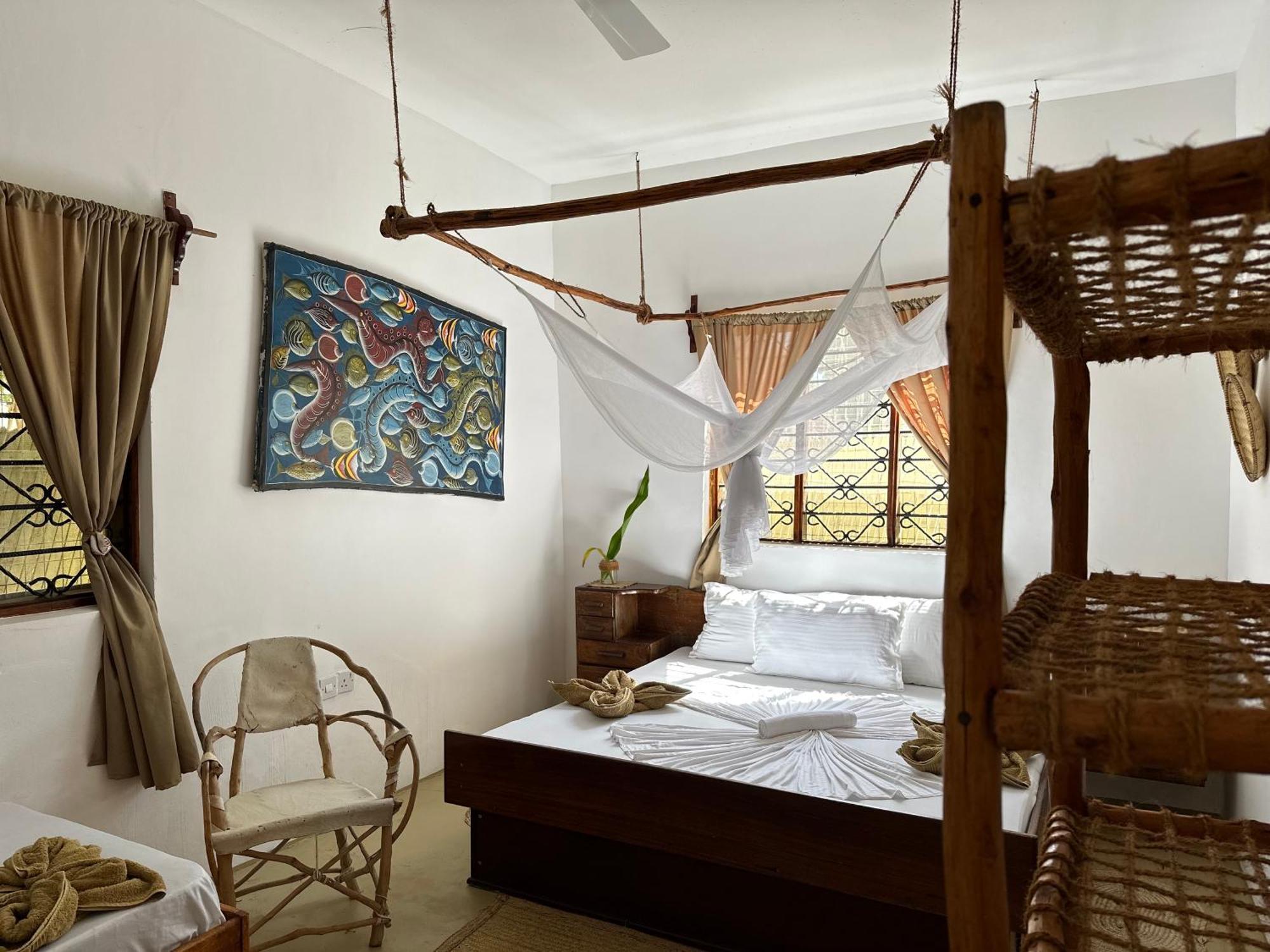 Mlango Paje House II Bed & Breakfast Bagian luar foto