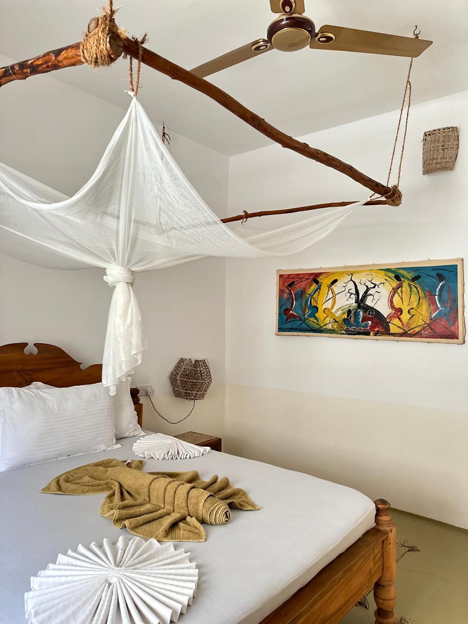 Mlango Paje House II Bed & Breakfast Bagian luar foto